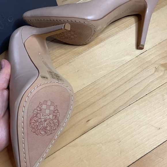 Vince Camuto heels - Picture 5 of 6